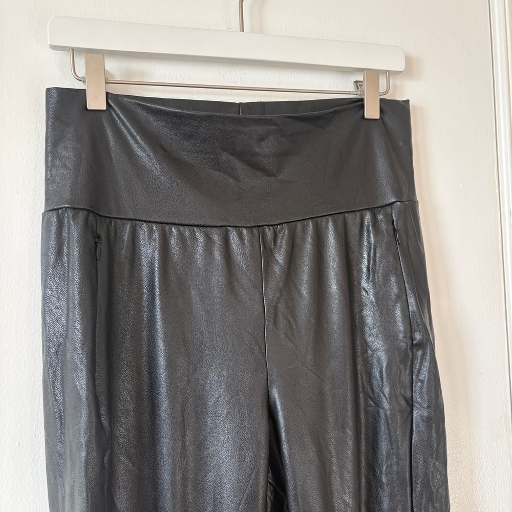 Commando Women’s M Faux Leather Tapered Pant Black High-waist Leggings Medium - Picture 3 of 8